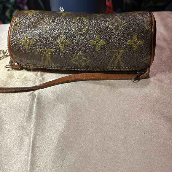 Louis Vuitton Pochette mini vintage Papilon zipper separation but still works - Picture 3 of 9
